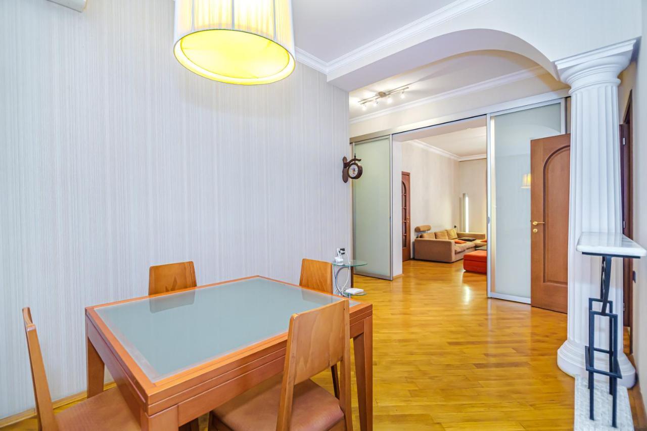 Vip Apartamen Nizami Street Apartment บากู ภายนอก รูปภาพ